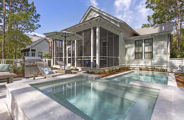 Book Now for Summer Stays! Forest District! Low-Speed Vehicle! Private Pool! Bike to Seaside!
