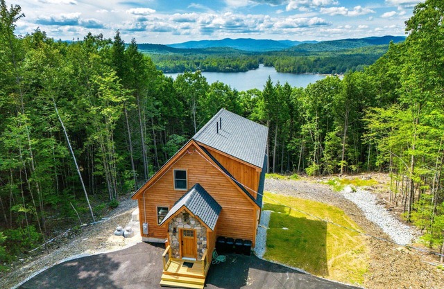 New Chalet w/Views! Hot Tub! EV Charger! Sleeps 12