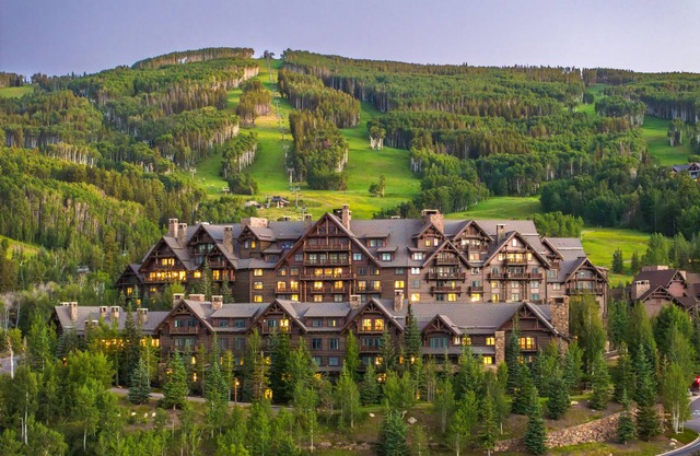 AMAZING SPRING & SUMMER FUN LUXURY @ THE RITZ! 1BR W/VIEWS, DECK & 2 FIREPLACES