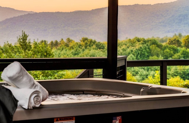 Pool Open! Superb Views! Hot Tub! Sauna! Fire Pit!