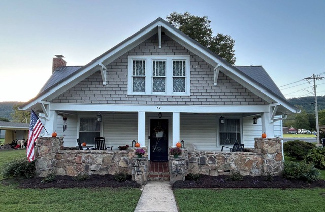 Book today for your summer vacation in the beautiful Sequatchie Valley!
