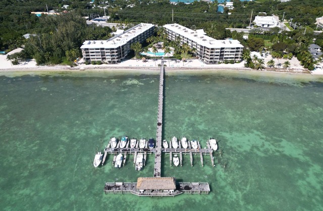 HIVER AU PARADIS Condo Islamorada au bord de l'océan avec un immense T-Dock à Beacon