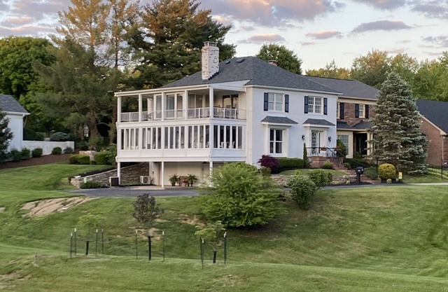 Book your PGA vacation home on the golf course.