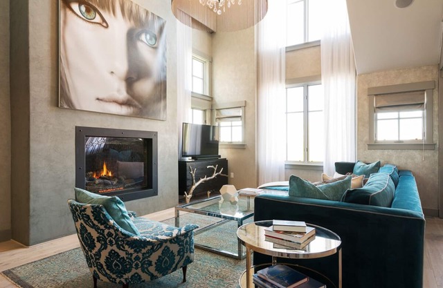 Chalet de ski chic avec un décor ultra-moderne - télésiège sur place, conciergerie, service de navette en hiver