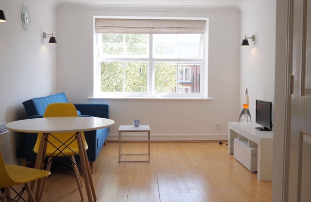 BookedUK: Stylish Apartment in a central location
