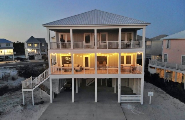 6/21 Week Open! Upscale w/ Great Views! 4 King Beds
