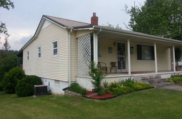 Boone lac Bungalow. Cozy, confortable et pratique.
