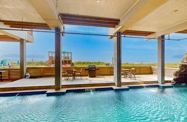 BORA 304 Oceanfront BeachBungalow