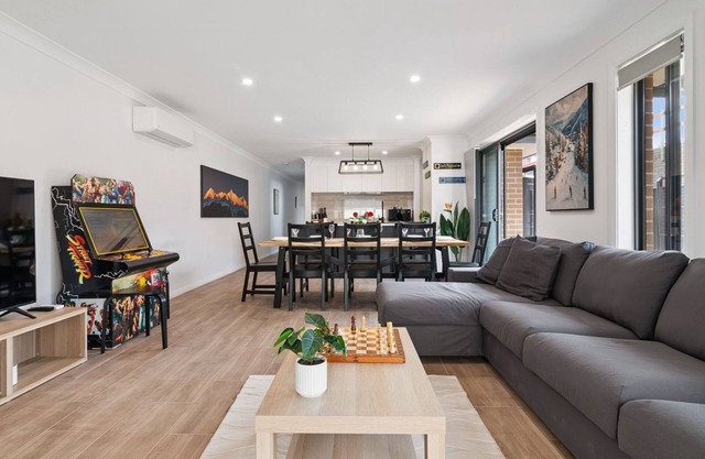 Boreas Lodge, 10 bedroom, 2 town houses