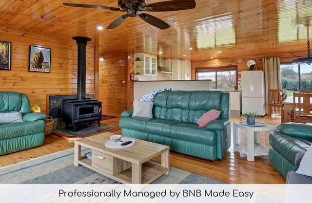Boree Lane, Farm stay near Wineries, Woodfire