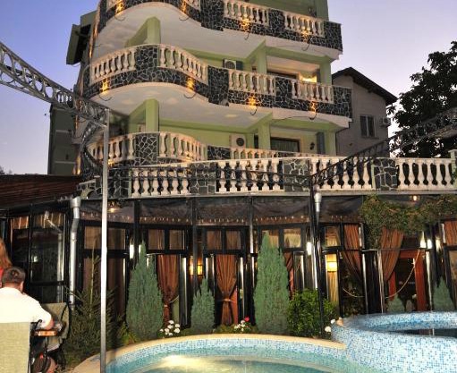 Boryana Hotel