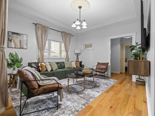 Boston 4BR Home with Parking BBQ Fire