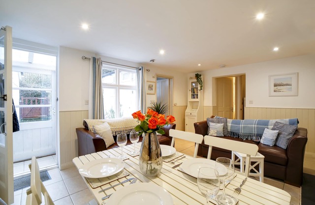 Just reduced for New Year - a perfect holiday home in Port Isaac, sleeps 4+dogs
