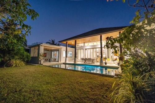 Botanica 4 BR Villa Layan Beach