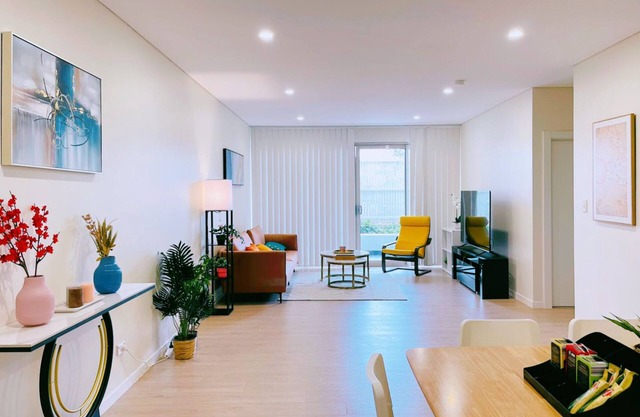 Botany 2Br Apt near Airport/Bay/City with Parking