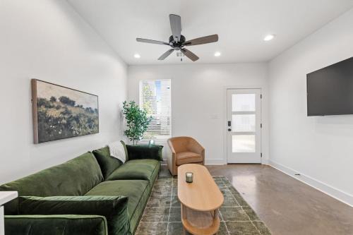 Boudin House Luxury Amenities Prime Location WiFi