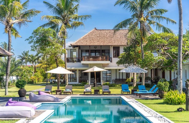 BougainVilla - Oceanfront villa with Cook, ideal for Weddings and Events