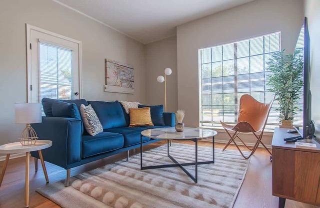 Quiet 1BR King Suite | Pool, Gym, Parking 01