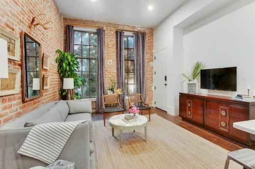 Bourbon Street Hotel Stay Group Friendly