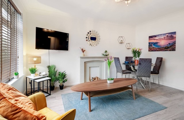 Bourne Court Attractive 1 Bedroom Apt by Mdps