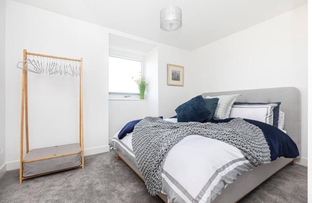 BOURNECOAST: MODERN APARTMENT VERY CLOSE TO SANDY BEACHES WITH WIFI - FM8496