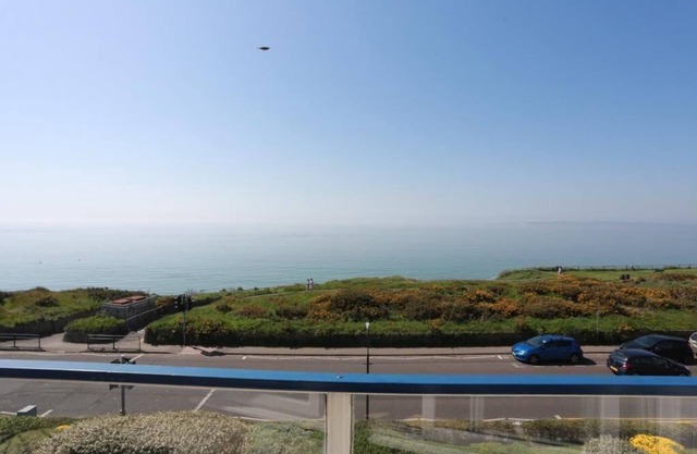 Relaxant, front de mer plat avec vue sur la baie de Bournemouth - FM1410