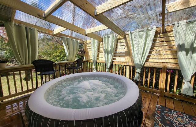 Bout Time Cottage W/Hot Tub