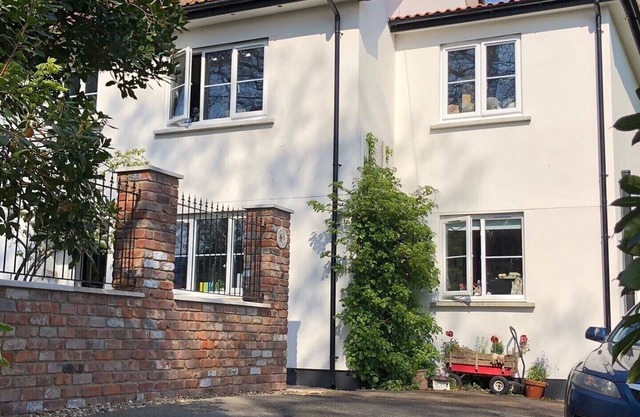 Boutique, 4 bedroom detached house