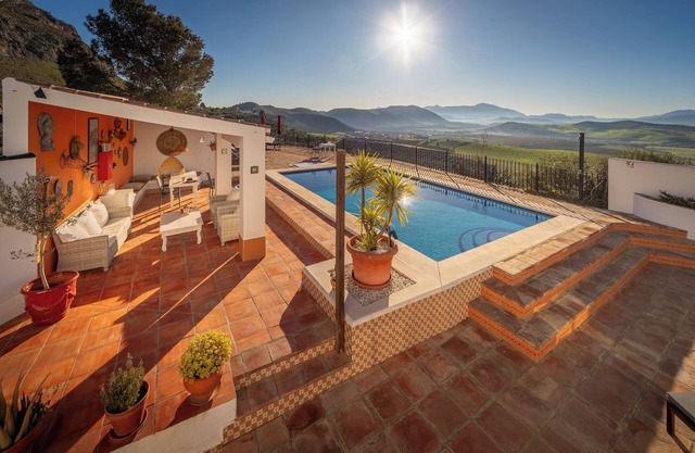 Boutique B&B Casa La Calera 15+/ Caminito del Rey-15 min/Ronda-25 min/Town-5 min