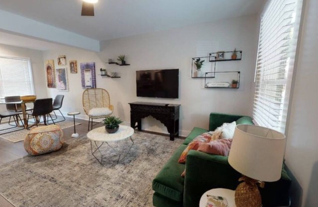 Boutique Condo near Spectrum Center & Bank of America Stadium
