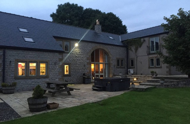 Maison de caractère indépendante avec spa 14 personnes