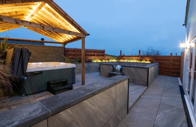 Boutique Yorkshire cottage with hottub