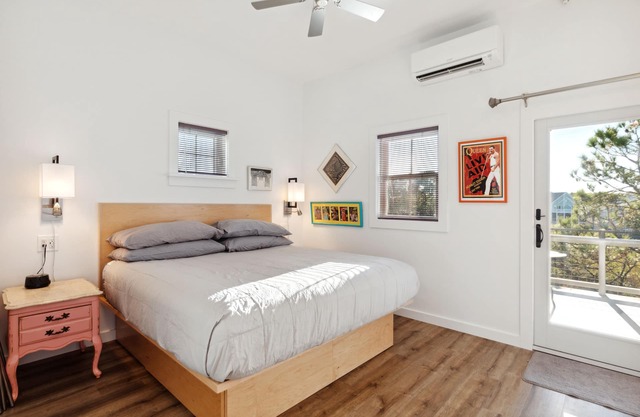 Boutique Hotel Folly Room 8: Deluxe Studio with a spacious deck and marsh views