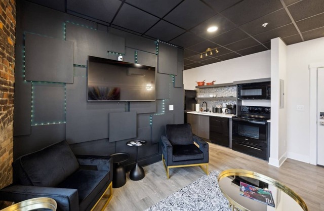 Thunder Over Louisville Suite 23 - A Celebration in the Sky at The Louis X