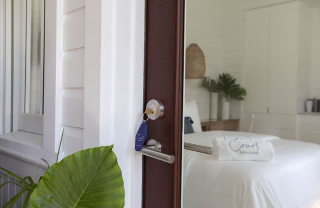 The Court, Boutique Hotel in Seaside, Florida! Steps to Beach & Downtown!