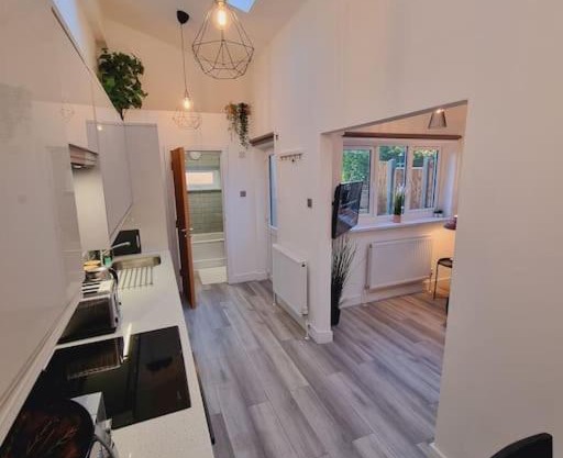 Boutique Modern Apartment Opposite Station