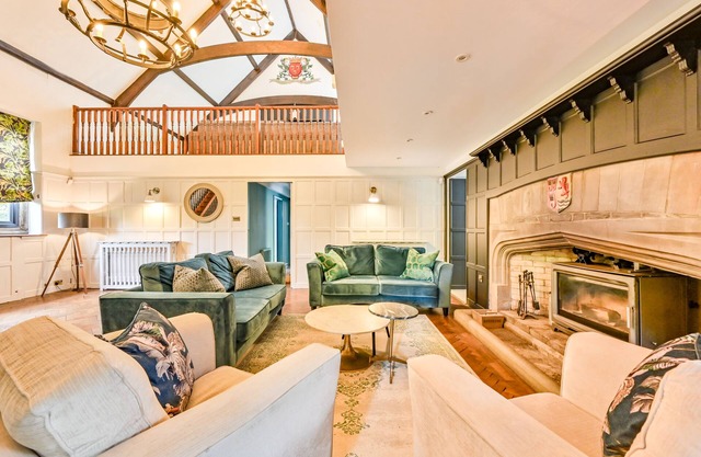 BOUTIQUE STAYS WITH PRIVATE HOT TUB