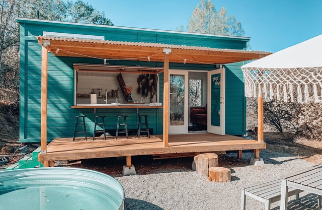 Boutique Tiny house Yosemite National Park & Bass lake w/ outdoor clawfoot tub