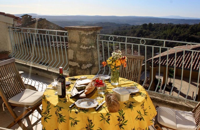 Maison de village, terrasse, vue panoramique sur les Gorges du Verdon