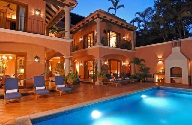 Villa de luxe à quelques pas de la plage!- 99 $ / chambre par nuit, personnel spécial inclus, dernière minute