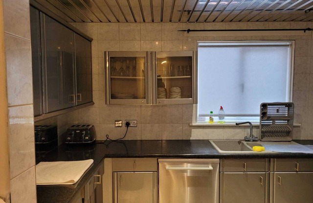 Bow apartments ground floor 2bedroom