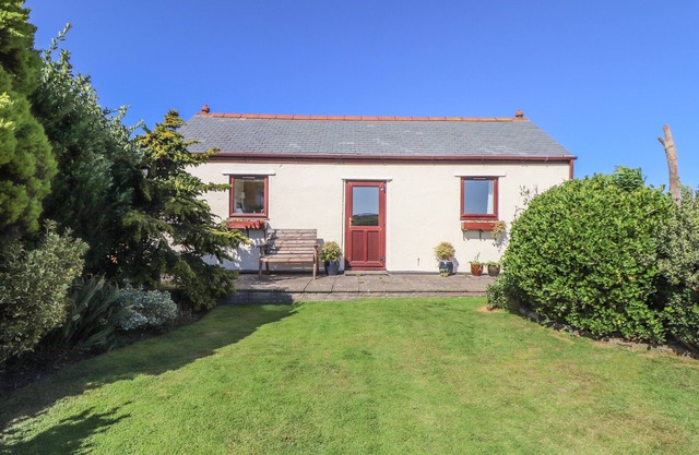 Cottage Bowling Green, CAMBORNE