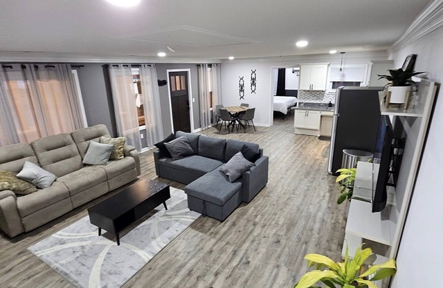 Boxcar Bunker - Downtown living at its finest