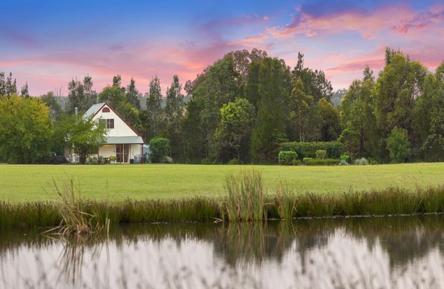 Bracken Ridge Vineyard - The Stables - Villa 1