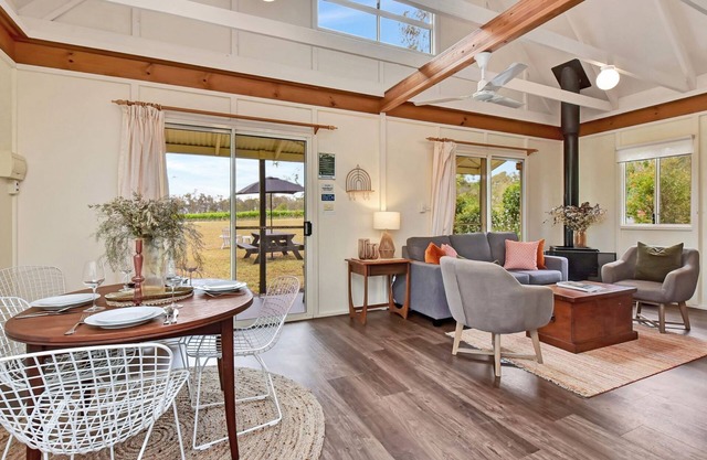 Bracken Ridge Vineyard - The Kingston - Villa 3