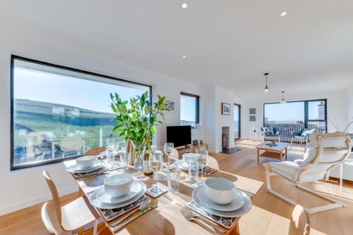 Brae House