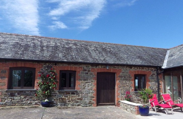 Bramble Cottage (Sleeps 5. 2 Bedrooms)