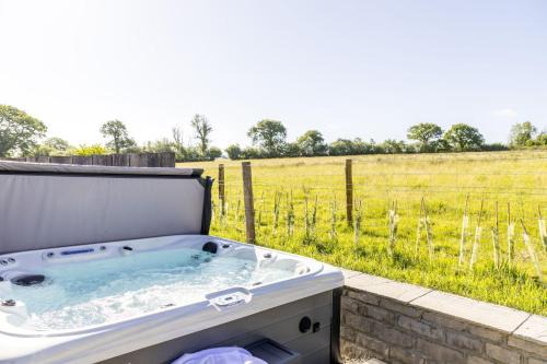 Bramble Lodge, 12 Roadford Lake Lodges