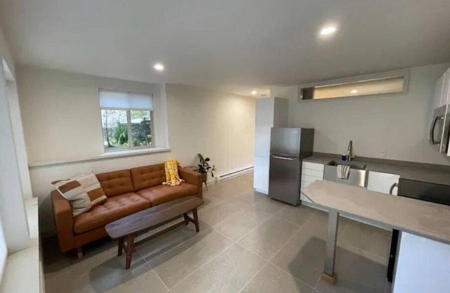 Brand new 1 bed mountain guest suite