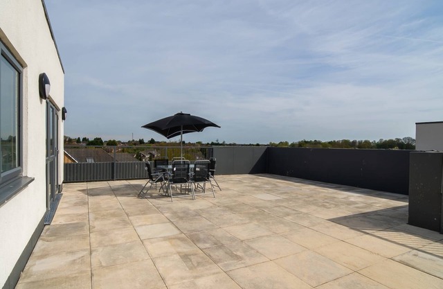 Brand New, 2 Bed Penthouse Apartment in Luton 49